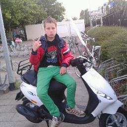 Doe niet stoer broer je moet je plaats kennen    Met de meeste mensen wil ik niet te maken hebben`´