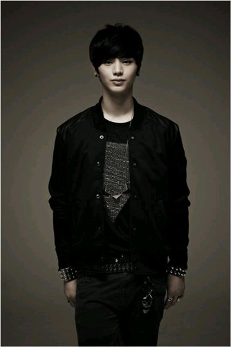 95 lines, maknae , rapper, and vocalist kece dari btob, [v] @rawr_rpent
