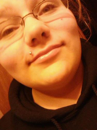 Hehadmyheart201's profile picture. I love to text and listen to music meet new people and i love to play sports if u want to know more hmu or add me on fb