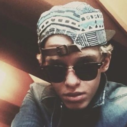 Cody Simpson,say no more :* Ask for a follow back :) Jake Thrupp followed 3/11/12 :) UK Angel:D Cody Followed 10-12-12 4:58pm & Alli followed 4-03-13 :D