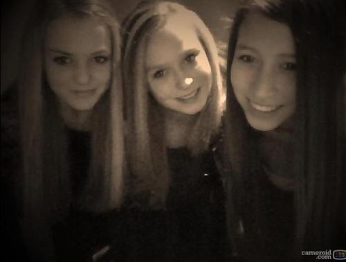 xMilouHabes's profile picture. Heeliefje, ik hou zoveel van jou! Al zulke leuke tijden met jou meegemaakt! Samen lachen, samen huilen. M'n beste vriendinnetje. ♥ Volgend jaar vwo :) xxxnaomi