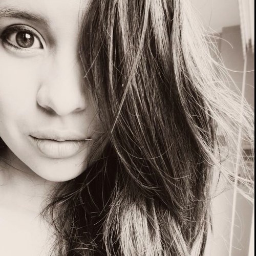 BesosChiquitos's profile picture. No sé si eres el fin del otoño o el inicio de la primavera. Te beso suavecito para que te enamores más rápido.  Carpe diem. Hipster. Amor. Sentimientos... Vida