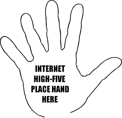 Compte follow back. 



RT de tous les jeux de mots de Twitter.