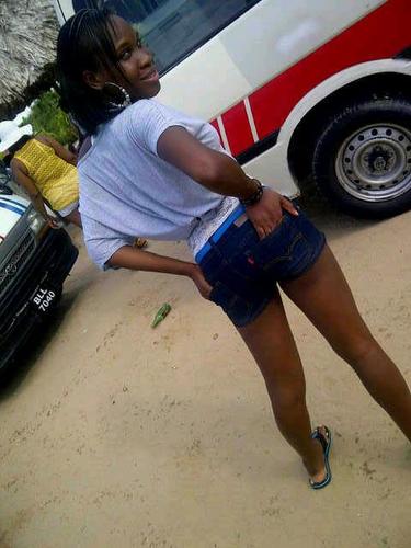 Dnt hate jus appreciate. I literally jus tweet about my self an situations that am currently in.
BBMpin:2749fa26
 TEAM FOLLOW BACK