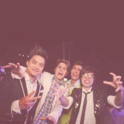 Twitter criado para divulgar o show da @rockrestart  na casa de shows @STAGEMusicPark
Dona: @brunalunardelli / @ThosoXiliquenta
--27/01/13--