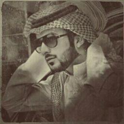 سهــير اللـيل وقلبـي مايـهأأأأبه غـزير الـود ووقـتي يشتقابه غـريب ومالقيت الي صفالي عطيب الجرح ينزف من صواابه