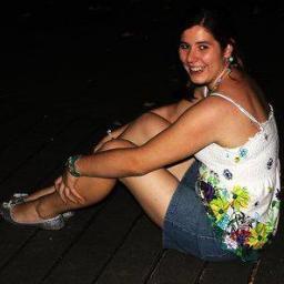 ele_nalo's profile picture. Publicista, Relaciones Públicas, Jugadora de Curling y Soñadora, amante de la fotografía y la buena compañía y como no... de Cornualles.