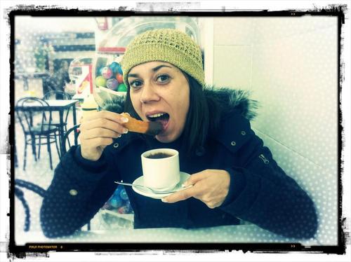 Emmanue27783505's profile picture. Amante de la BUENA música, sea el género que sea, solo buena música, del baile, el arte, la vida, la risas, las miradas robadas, un poema.....