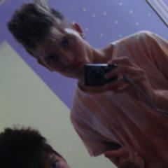 ♪ Noo Bom I Noo Ruiim ♥ Senprêêê C O N T I G O...
Amizade sem Fim!b.Tua Amiiga chata @LoiraSemJuizo_