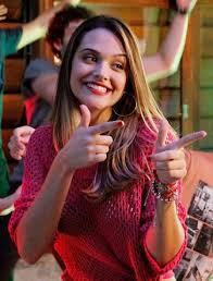 Quando eu olho para o céu eu vejo uma estrela muito brilhosa e sabem quem é?é vc @juulianapaiva te amo!! 
                    Since:27/01/2013