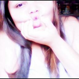 :b & de longe eu sou feia, e de perto parece que eu to longe (: m.a da @LeehGaatinha ♥