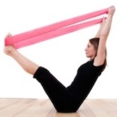 Graduate Sports Therapist, specialising in sports injuries, Pilates & sports massage. Based at @gymtennis.