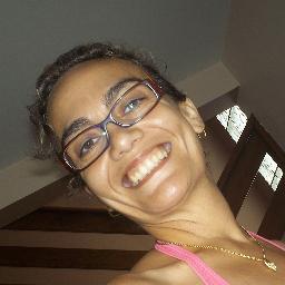 Feliz aquele que transfere o que sabe e aprende o que ensina. (Cora Coralina)