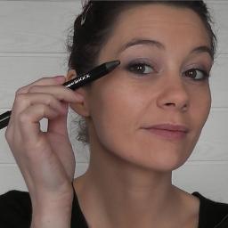 Blogueuse beauté et ambassadrice pour la marque Avon, n'hésitez pas à me rejoindre ! :) http://t.co/jCOcllZ0