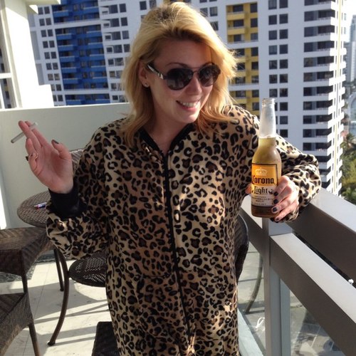 Writer, Blogger, Haggard Party Girl @youcanbTHATgirl