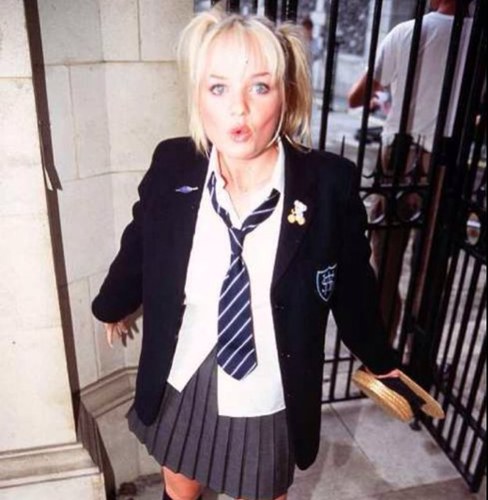 _BabySpice_'s profile picture. I'm Emma, the ditzy blonde and the baby of the group. Girl power! *peace sign* {FL} ♫