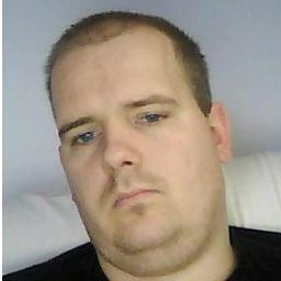 icter bij de speelotheek en website beheerder dj muziek lief hebber noem maar op :)