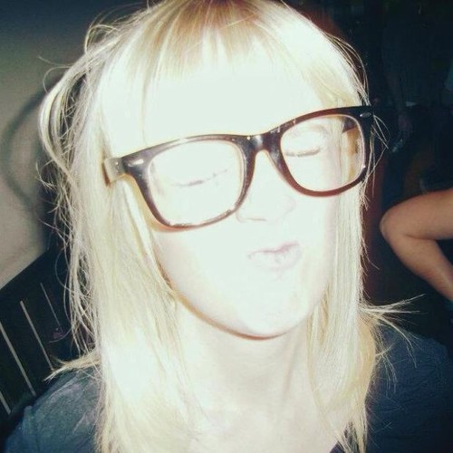 laura243uk's profile picture. Freelance Graphic Designer & Lecturer