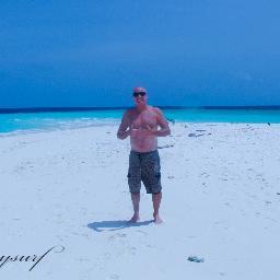 Chris Hewgill is a surf photographer & dad#1