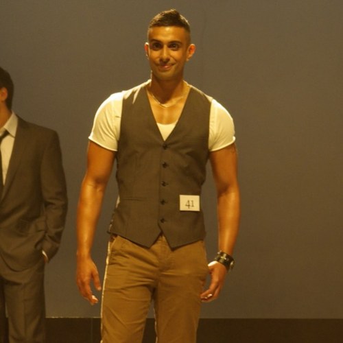 License2Akeal's profile picture. also has a view to A-keal, akeala-whale with lots of sexakeal. You cant climb the ladder of success with your hands in your pockets.