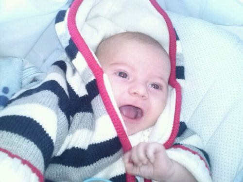 Soy un hombre alegre y feliz porque a mi lado te tengo a ti Laura y a ti Cristhian. Sois mi vida y mi felicidad, sin vosotros nada seria igual. OS QUIERO