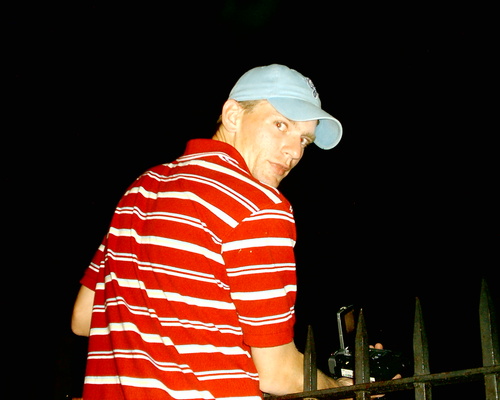 My name is chris and i love to go to dance clubs. I am a resident in greensboro NC
