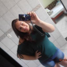 Ser feliz não é ter uma vida perfeita, mas sim reconhecer que vale a pena viver apesar de todos os desafios e perdas.