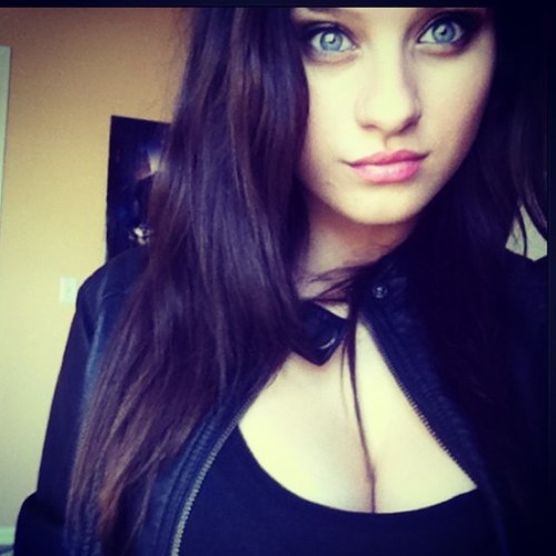 Hi, my name is Leighanne. I love cats and I love Katy Perry. ❤