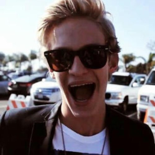 Cody Simpson: The definition of perfection.