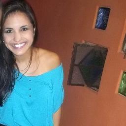 Não se mede caráter por aparência e nem felicidade por sorriso :) http://t.co/9q0xRtuG