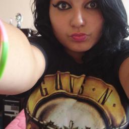 Tenho 13 anos Hoooo..... So adm da page Família rockeira http://t.co/c3HsHoCC HOOOO 
Ta parei