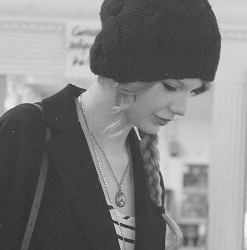 pinknotebook13's profile picture. TT.