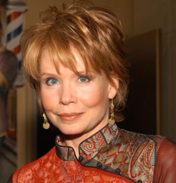 I am a fan of the wonderful Julia Barr who played Brooke English on All My Children.