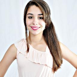 Blogueira, amo a moda amo maquiagem amo ser garota !