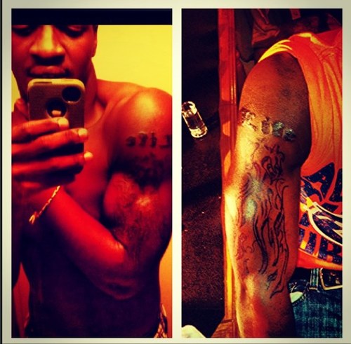 ⇦←⇜loVe the life he live. 1in the middle.
#1 goal put a smile on ya face* then comes success followed by ambitious