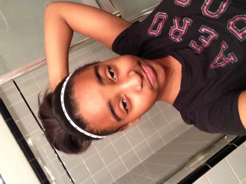 Hmu on instagram my namee is beautiful_mhe00 nnd my kik namee.is toomindless00