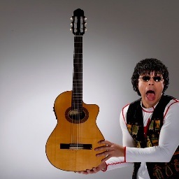 Naci genio  y me fui criando poco a poco en la incultura y el cocimiento... y asi subversivamente...Soy el mejor