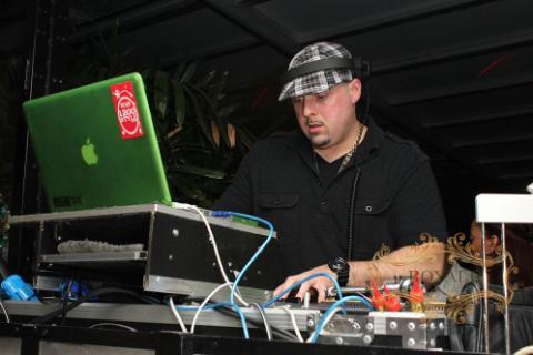 DJLB1 LAID BACK ENT. I MIX SONGS YOU LIKE...