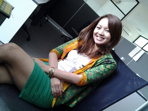 maymay_sandra's profile picture. Why, you wanna tell me how to live my life ???
Who, are you to tell me if it's black or white ???