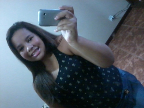 Eu sou muito chata , Mas todo mundo me ama ... *_*  Twitter feito dia 28/01