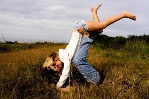 Never been in a serious relationship before and I have the nerve to make a twitter page about sapping. whatever doe.