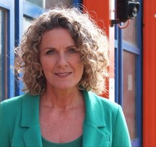 Presentatie- en interviewtrainer en presentatoren- coach. Boeken: Geheime Visite (2008), Schaduwwaarheid (2011), Vertel! (2015)