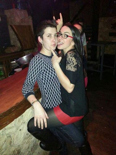 enfin1990's profile picture. Simpática,Amante de los deportes,Bipolar,Impaciente,Y lo más importante es que me encanta sacarle sonrisas a la gente.