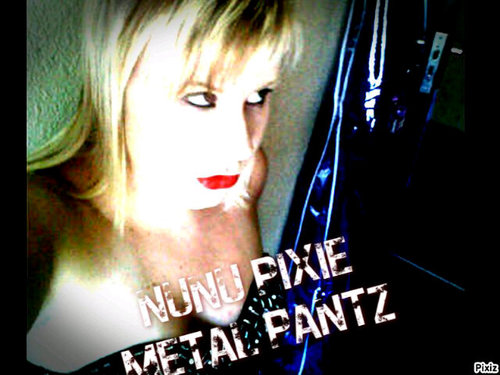 Follow meh,I'm an awsome metalchick from South-Africa who loves her metal and headbanging,boys you better watch out,cause I take no shit from guys.