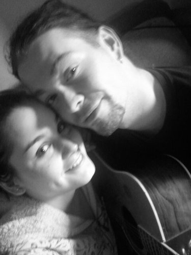 JarOfBunnyParts's profile picture. 