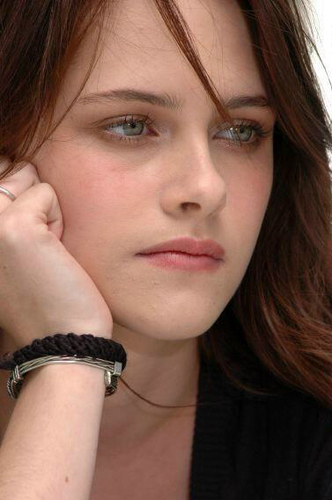 Twilight is my life. Bella,Edward&Jacob is our favorite character. The Cullens is our Family. Hey welcome, We are Twihards FOREVER :) ....... My pin: 2818EAD7