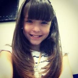fãn clube feito especialmente para mostrar nosso amor pela Larissa Manoela,te amooo Larii s2