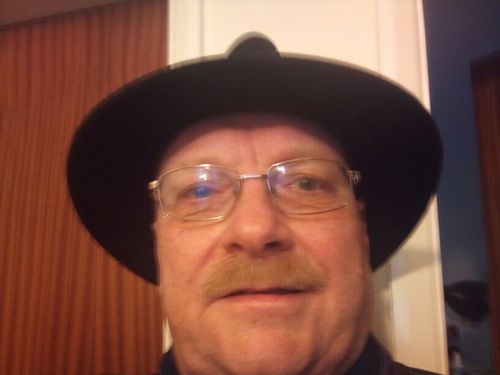 Cuddly Gooner,music lover. Interested in law, prison reform, current affairs. Firm belief in justice for all.