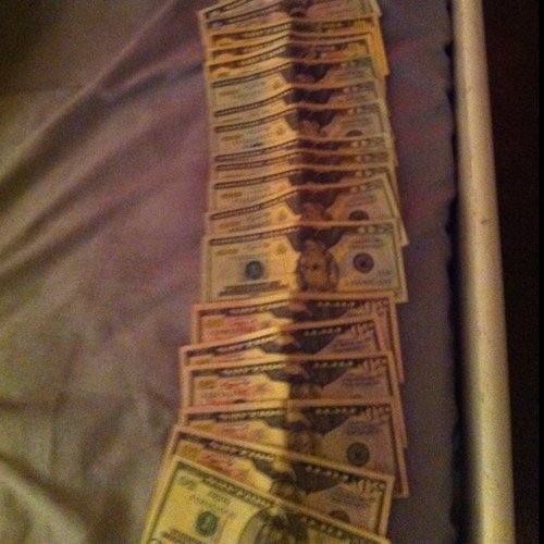 Coolin wit my Woes smokin 6 types of dro tryna stack bands 2 make dese bitches dance #YesSir #Oyyyy