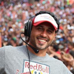 MarianoMohr's profile picture. A veces, en mis ratos de soledad, convoco a la palabra... y la hago danzar a mi voluntad.